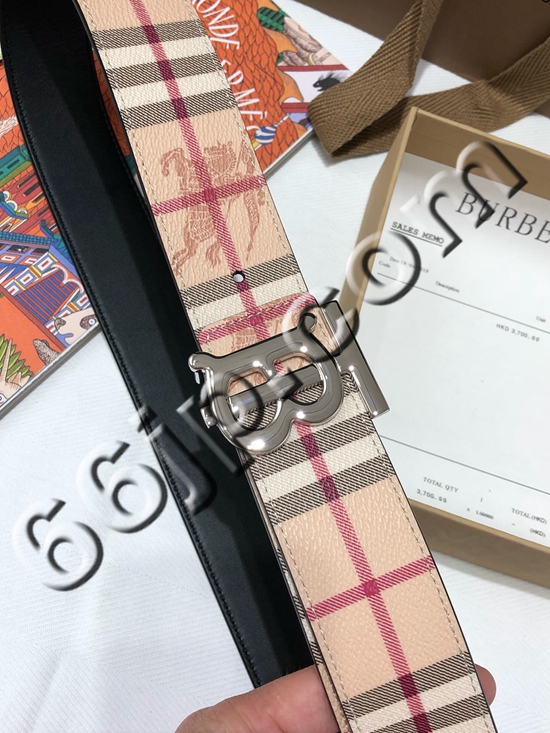 バーバリーベルト素材ディテール